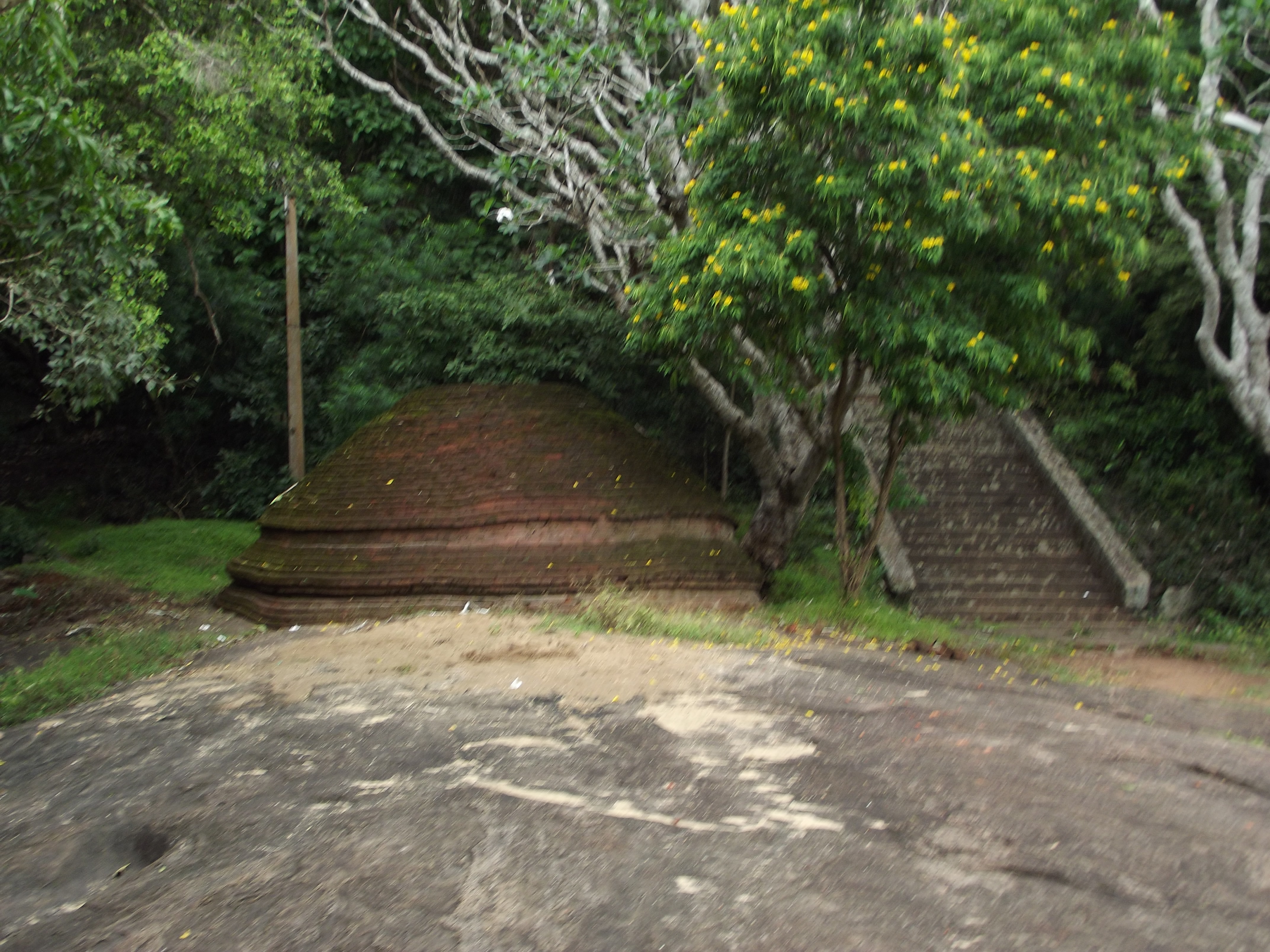 Mihintale - Stupas