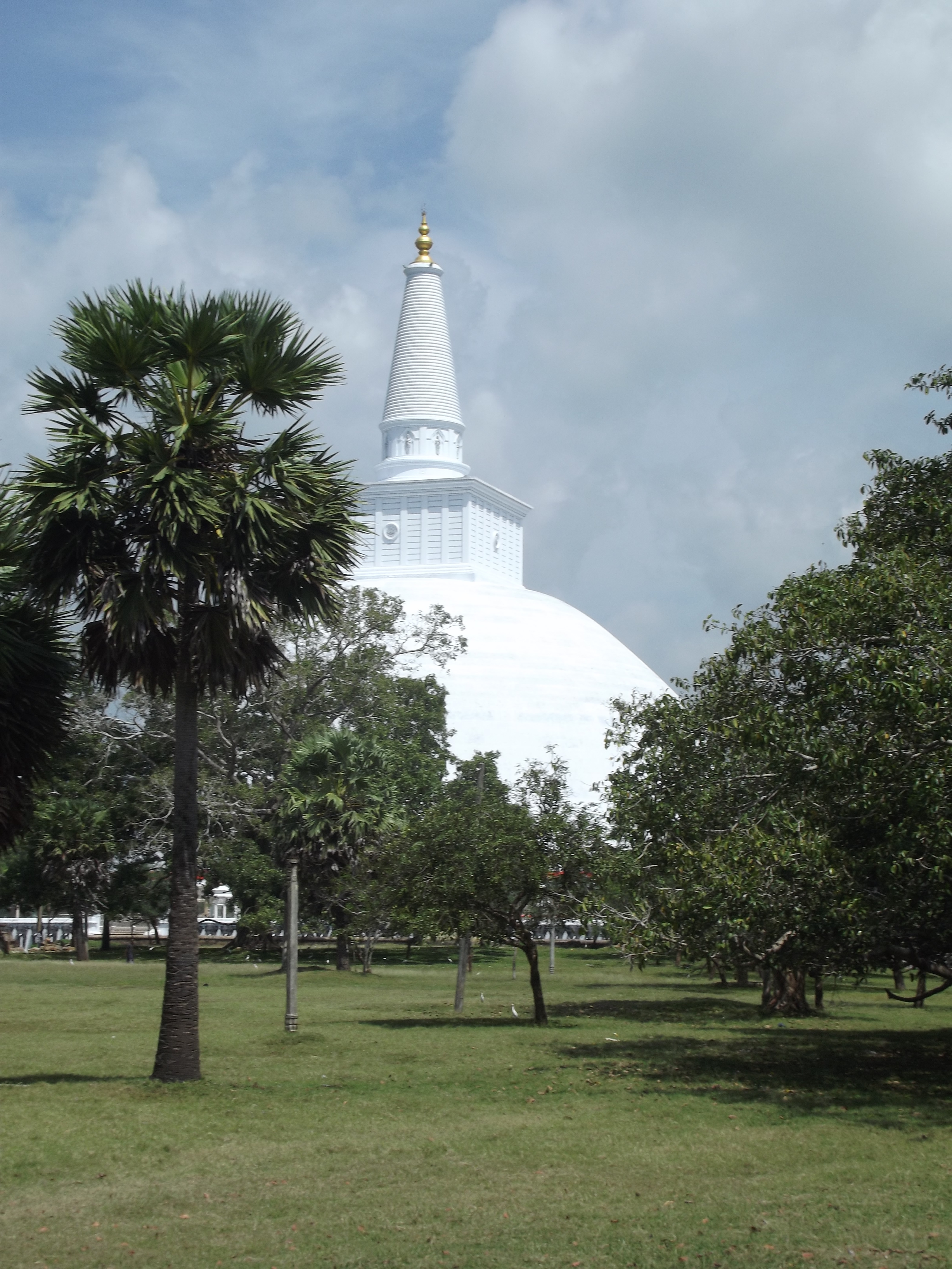 Anuradhapura - Dagoba aus der Weite