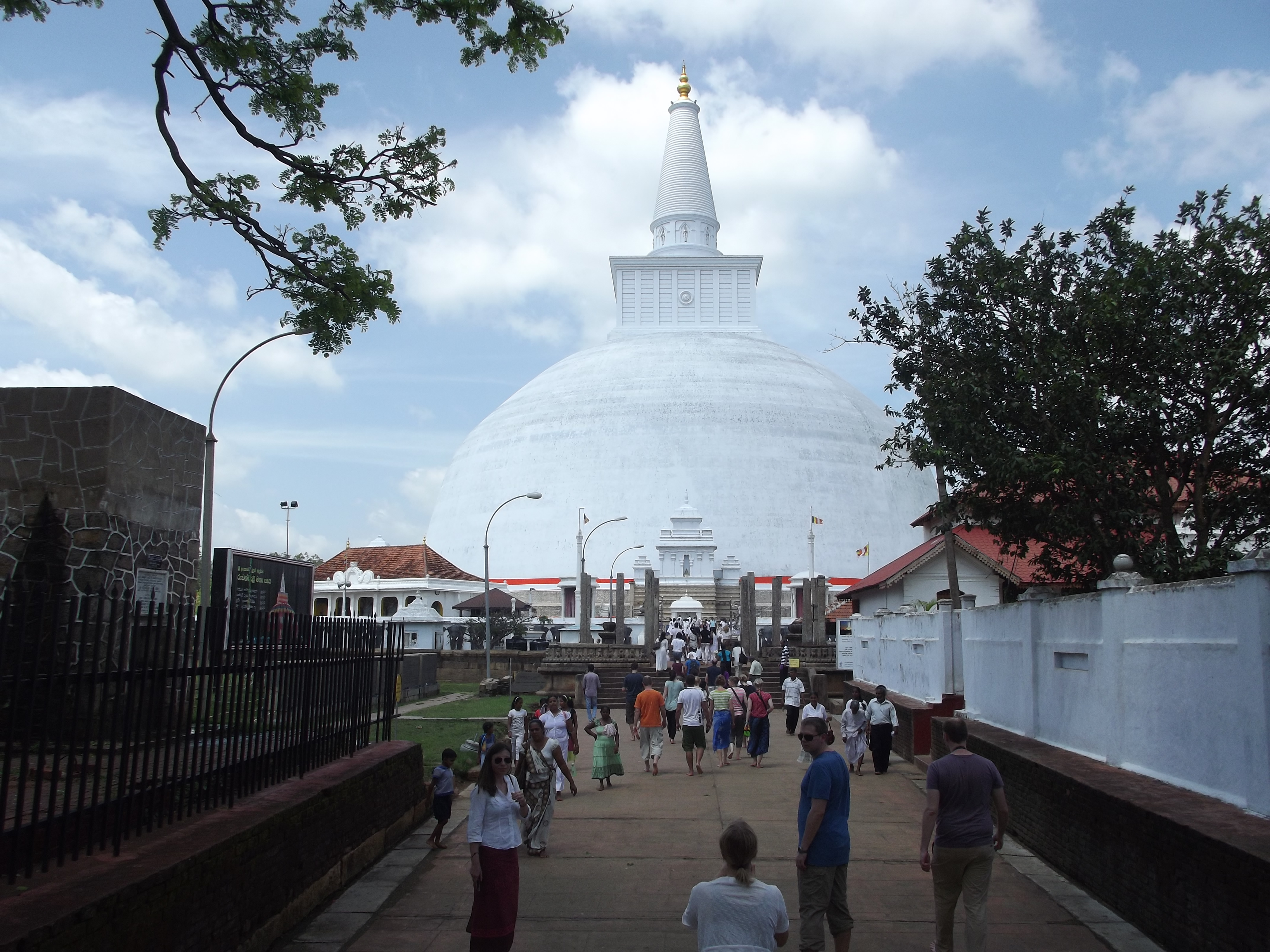 Anuradhapura - Dagoba aus der Nähe